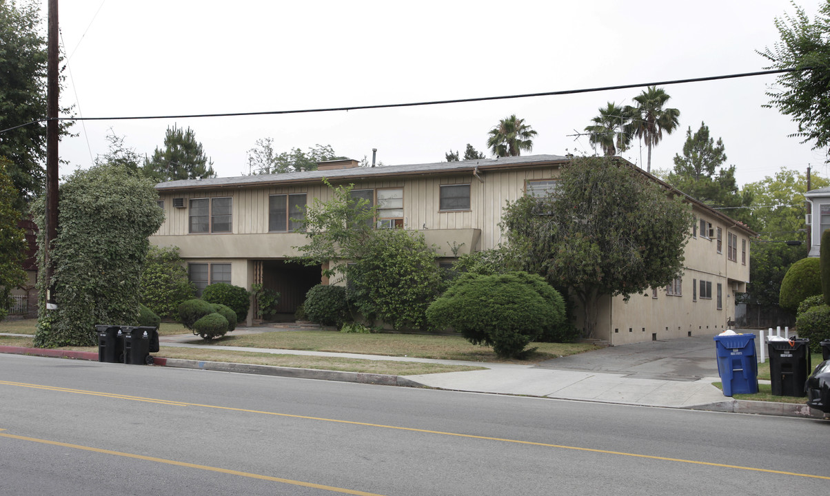 11908 Magnolia Blvd in Valley Village, CA - Building Photo