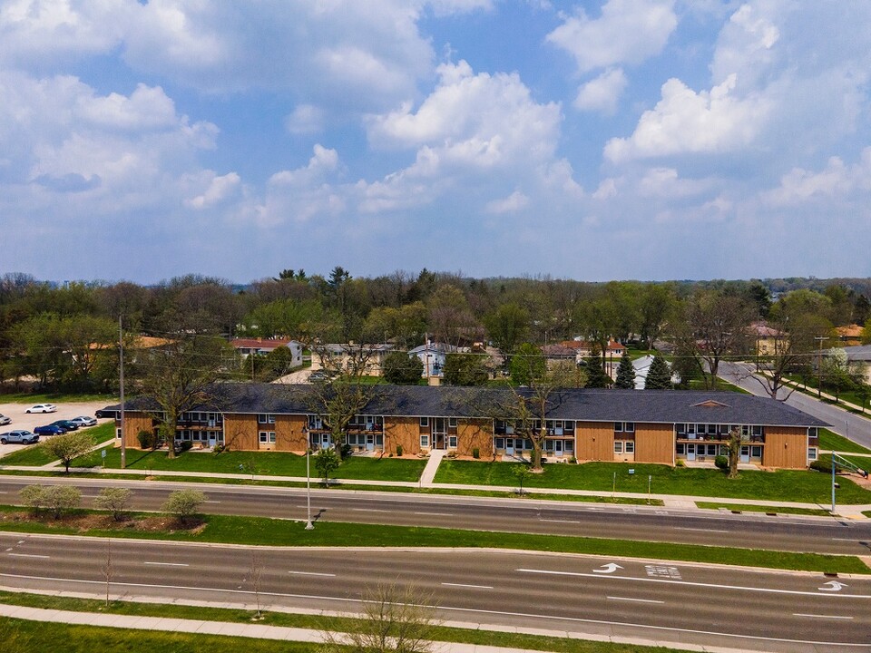 Broadway Square in Madison, WI - Building Photo