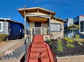 2515 64th Ave in Oakland, CA - Building Photo