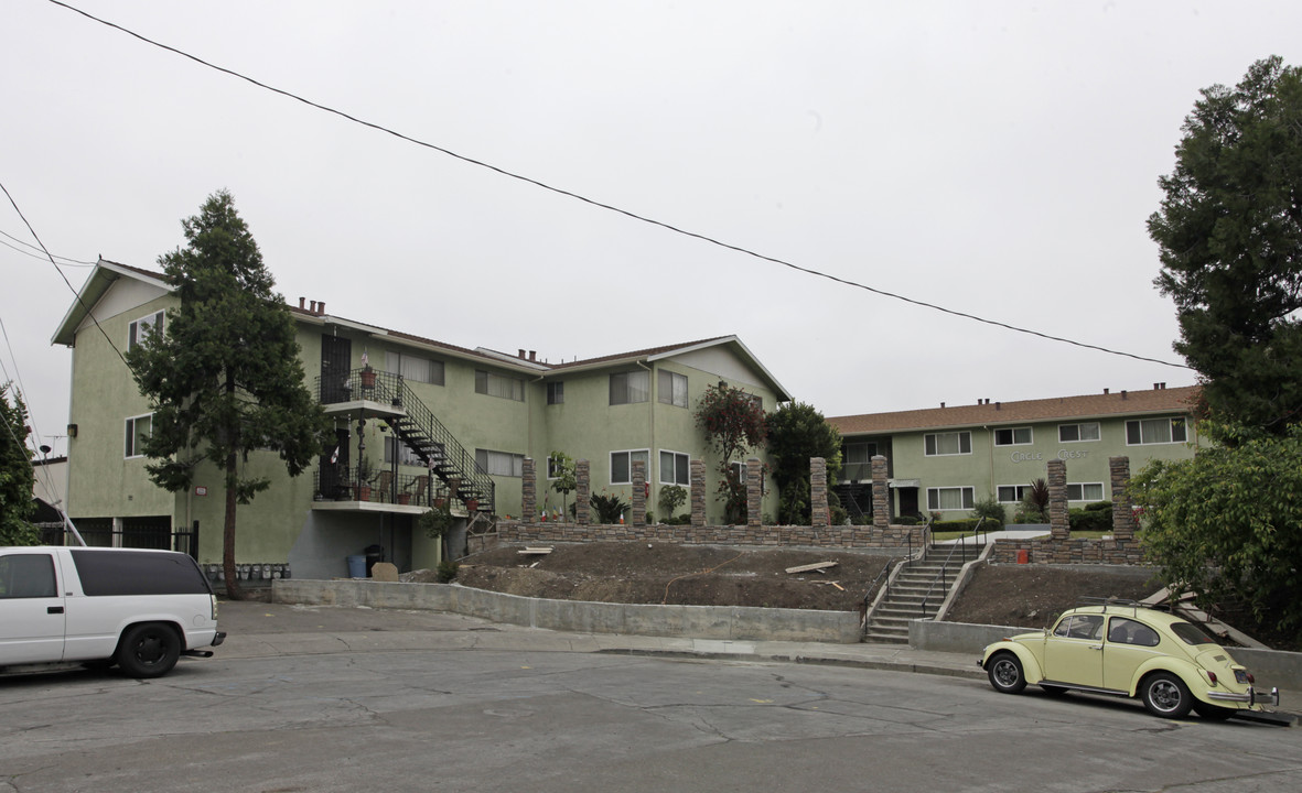 Circle Crest in San Leandro, CA - Building Photo