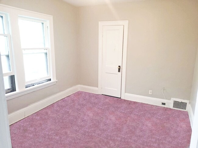 8505 Garfield Blvd in Garfield Heights, OH - Building Photo - Building Photo