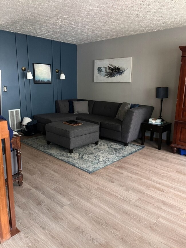 8167 Newark Ave in Westerville, OH - Building Photo - Building Photo