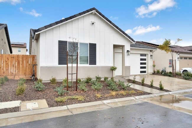 141 Reunion Wy S in Madera, CA - Building Photo - Building Photo