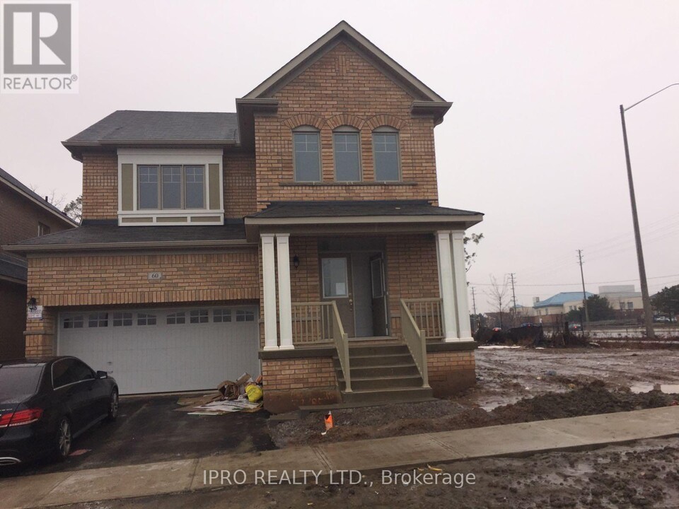 60 Bandera Dr in Brampton, ON - Building Photo