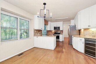 500 River Oaks Ln in Charlotte, NC - Building Photo - Building Photo