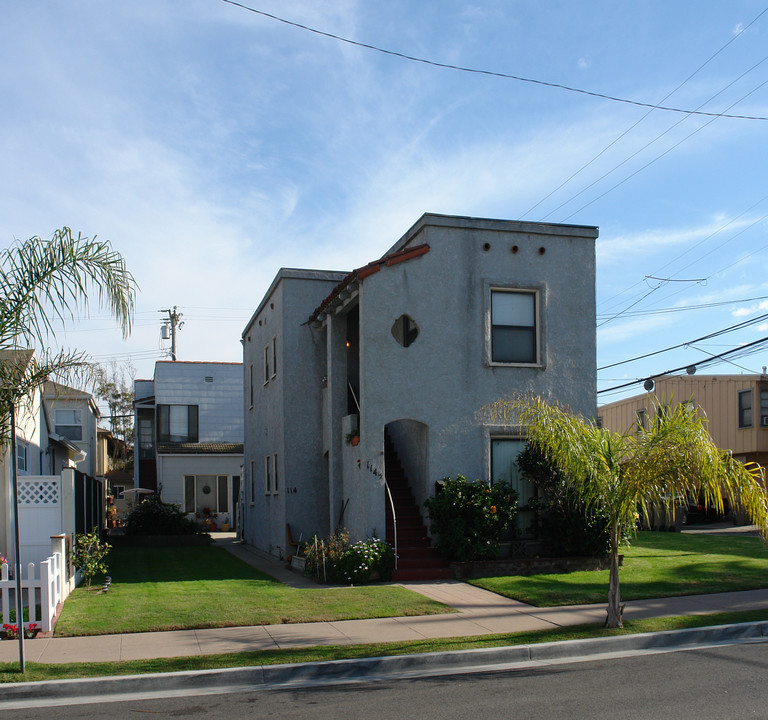 112-114 4th St in Seal Beach, CA - Foto de edificio