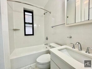 EAST 87 STREET in New York, NY - Building Photo - Building Photo