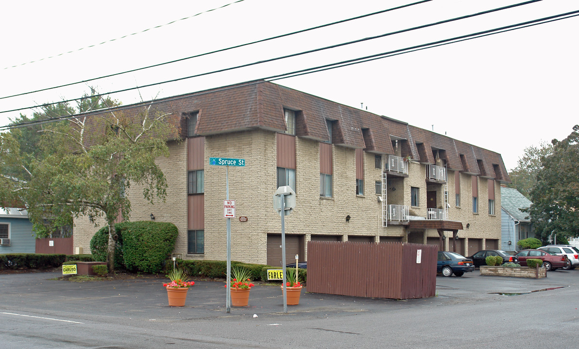 2894 Guilderland Ave in Schenectady, NY - Building Photo