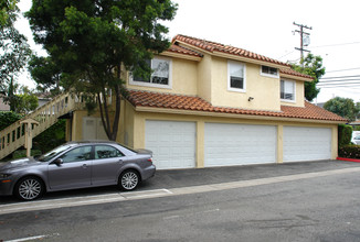 18th Street Condos in Costa Mesa, CA - Building Photo - Building Photo