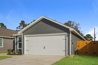 21095 Titian Dr. in Magnolia, TX - Building Photo - Building Photo