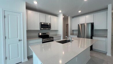 2355 Amorie Dr in Kissimmee, FL - Building Photo - Building Photo