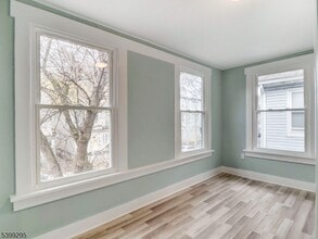 258 Amherst St, Unit 2nd Floor Rental Unit in East Orange, NJ - Building Photo - Building Photo