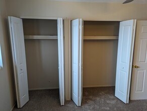 25337 S Montmartre Ct in Oak Park, MI - Building Photo - Building Photo