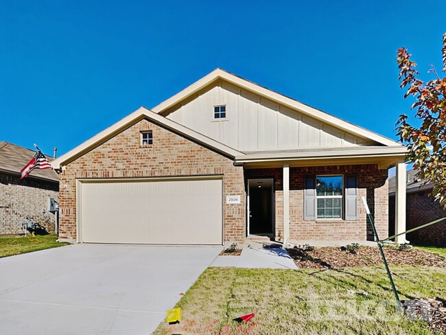 2506 Perennial St in Ennis, TX - Foto de edificio - Building Photo