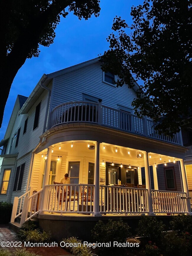 73 Cookman Ave in Ocean Grove, NJ - Building Photo - Building Photo