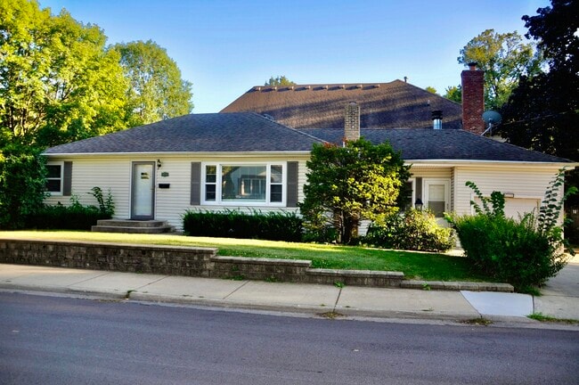 property at 110 W 12th Ave