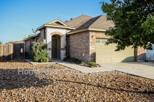 property at 672 Creekside Cir