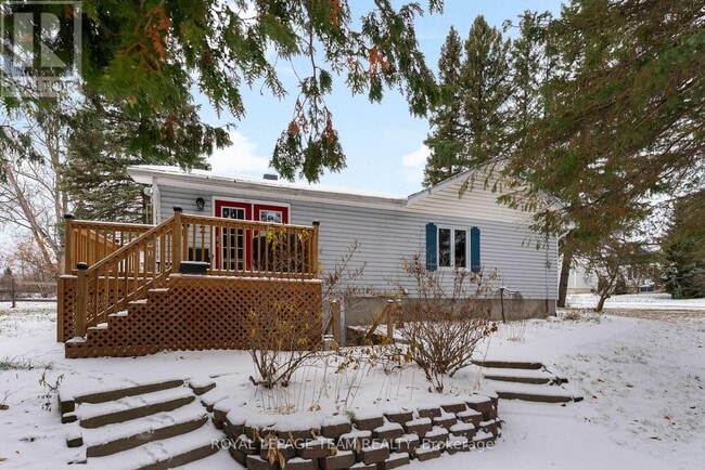 612 Karen St in Pembroke, ON - Building Photo - Building Photo