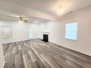 125 Horse Run Dr in Chesapeake, VA - Building Photo - Building Photo