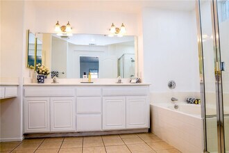 214 Violet Ave in Monrovia, CA - Building Photo - Building Photo