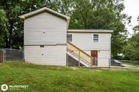 601 Woodland Ct NE - 16