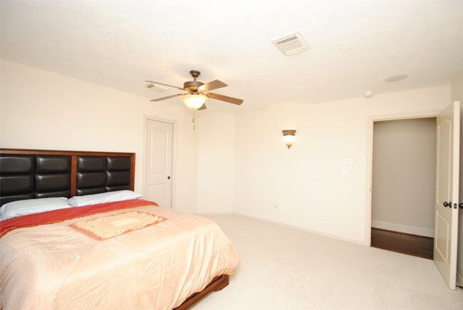 property at 15823 Medina Lake Ln