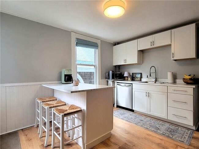 22 Annandale Rd in Newport, RI - Building Photo - Building Photo