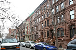 31 W 88th St in New York, NY - Building Photo