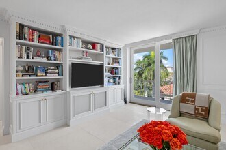 354 Chilean Ave in Palm Beach, FL - Building Photo - Building Photo