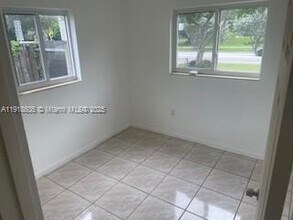 10501 Caribbean Blvd in Cutler Bay, FL - Building Photo - Building Photo