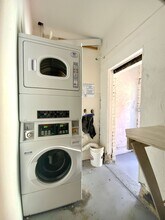 728 Innes Ave in San Francisco, CA - Building Photo - Building Photo