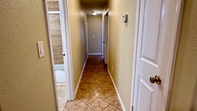 8619 Cherbourg Way in Stockton, CA - Building Photo - Building Photo