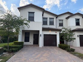 286 SW 159th Dr in Pembroke Pines, FL - Building Photo