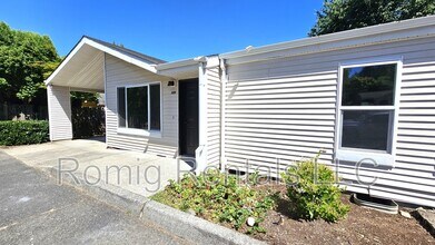 906 Pioneer St in Ridgefield, WA - Building Photo - Building Photo