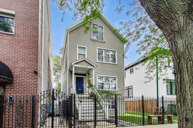 property at 1938 W Melrose St