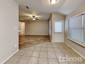 1735 Duster Cir in Arlington, TX - Building Photo - Building Photo