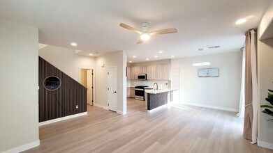 8360 Creek Canyon Ave in Las Vegas, NV - Building Photo - Building Photo