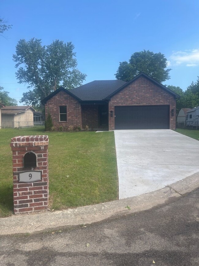 property at 9 Valewood Ct