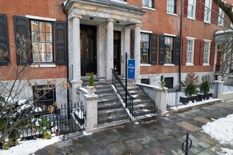 908-910 Spruce St in Philadelphia, PA - Building Photo - Building Photo