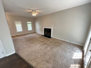 102 Cedar Twig Ct in Apex, NC - Building Photo - Building Photo