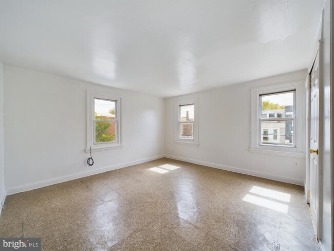 421 W Olney Ave-Unit -2 in Philadelphia, PA - Building Photo - Building Photo