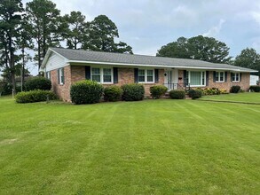 200 Deborah Pl in Jacksonville, NC - Building Photo - Building Photo