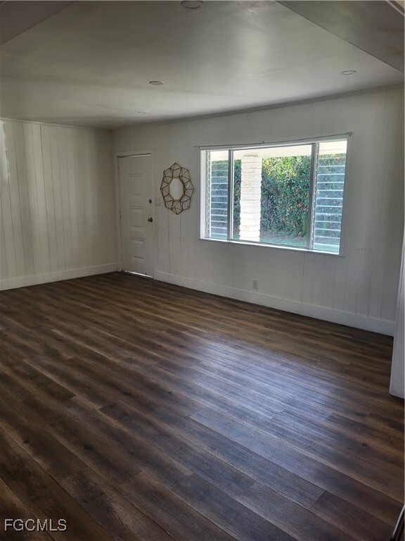 property at 2027 Maravilla Cir