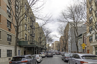 2075 Morris Ave in Bronx, NY - Building Photo - Building Photo