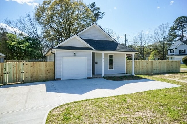 200 E Granville St in Dunn, NC - Building Photo - Building Photo