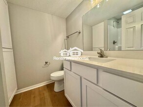 1006 Polk St in De Soto, IA - Building Photo - Building Photo