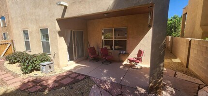5856 Ermemin Ave NW in Albuquerque, NM - Building Photo - Building Photo