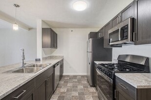 Andover Pointe Apartment Homes in Omaha, NE - Building Photo