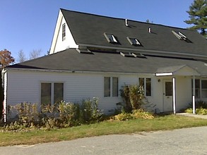 3539 Ladds Ln in Epping, NH - Foto de edificio - Building Photo