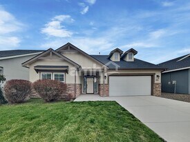 302 E Sicily Dr in Meridian, ID - Building Photo